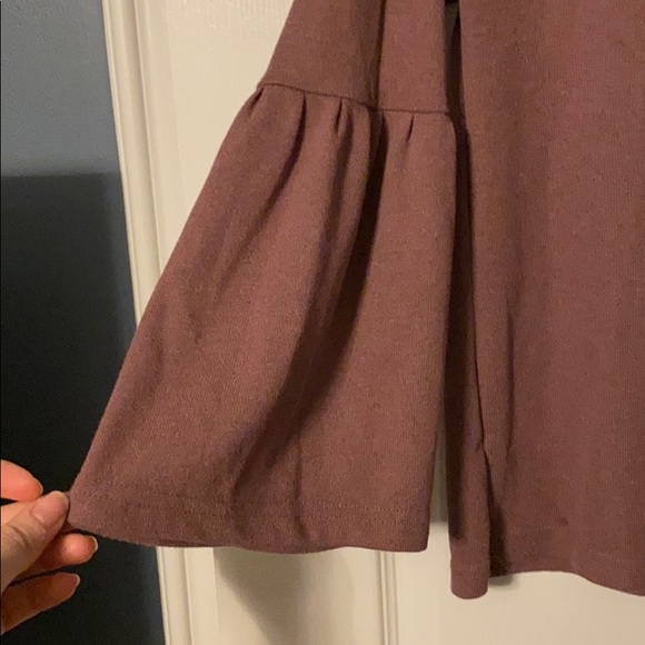 Bell sleeve top - Picture 4 of 4
